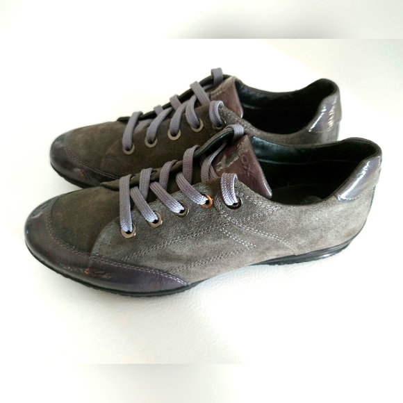 Geox Women's Grey Leather Sneakers - EU 39 - Picture 1 of 11